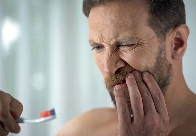 Gingivitída (zápal ďasien) Gingivitída (zápal ďasien)